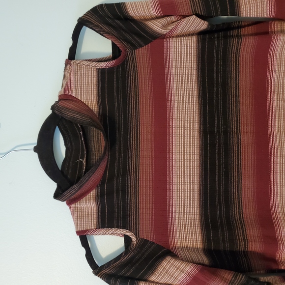 STRIPED Mock Neck Top - Picture 3 of 4